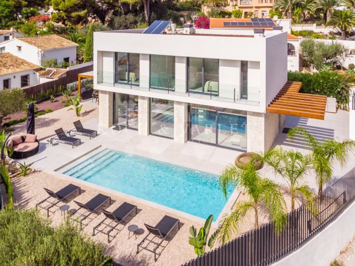 Image No.1-4 Bed Villa for sale