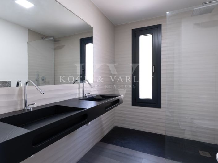 Image No.26-4 Bed Villa for sale