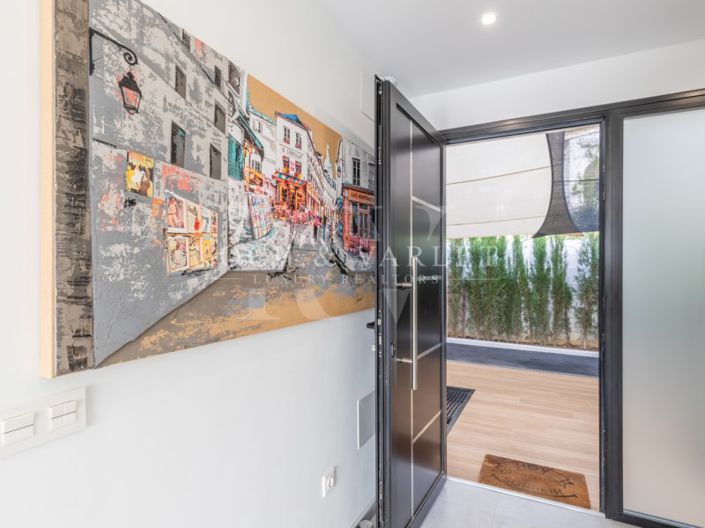 Image No.8-7 Bed Villa for sale