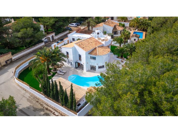Image No.1-5 Bed Villa for sale