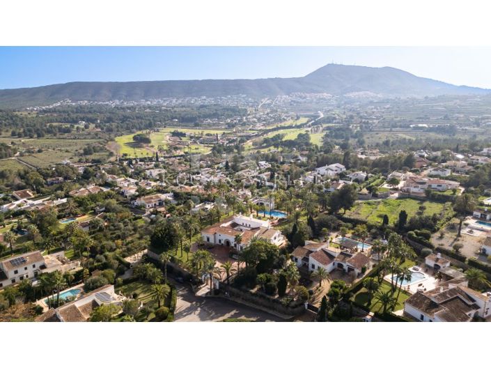 Image No.1-13 Bed Villa for sale