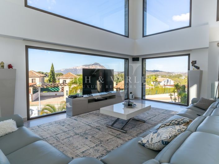 Image No.15-5 Bed Villa for sale