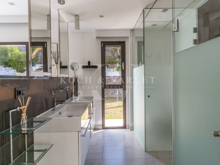 Image No.35-5 Bed Villa for sale