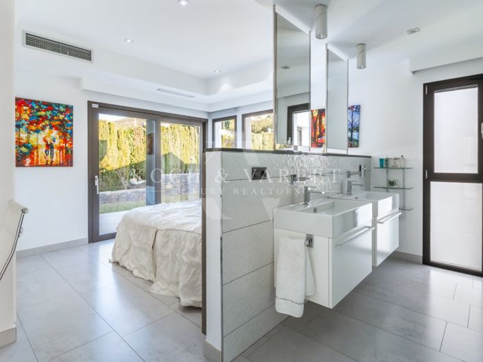 Image No.38-5 Bed Villa for sale