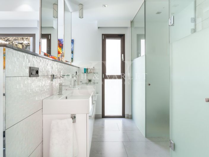 Image No.39-5 Bed Villa for sale