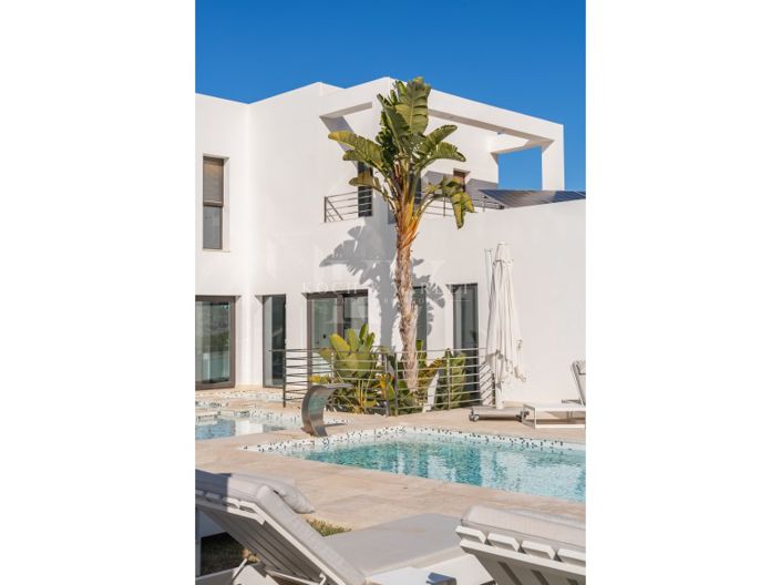 Image No.54-5 Bed Villa for sale