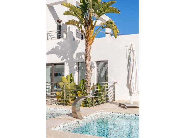 Image No.56-5 Bed Villa for sale