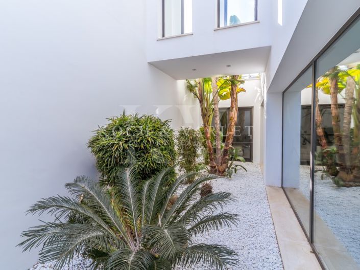 Image No.71-5 Bed Villa for sale