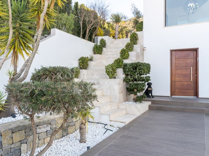 Image No.9-5 Bed Villa for sale