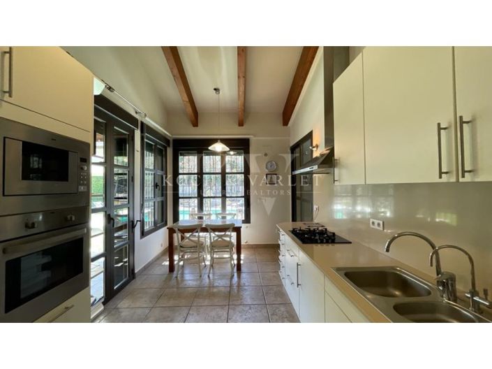 Image No.10-5 Bed Villa for sale