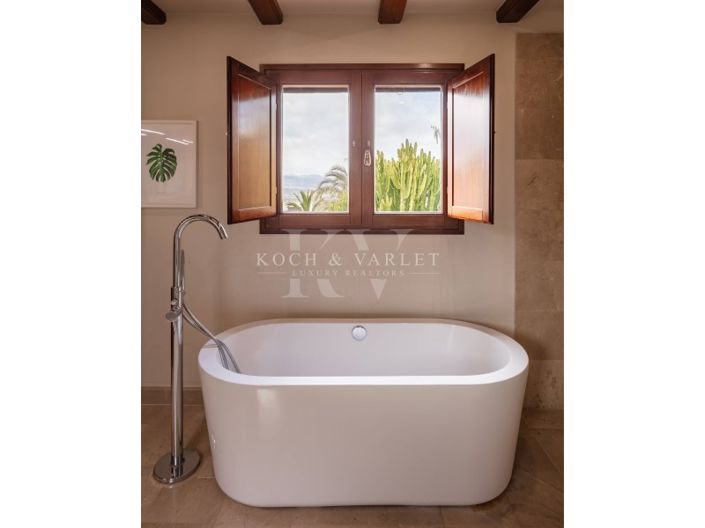 Image No.20-5 Bed Villa for sale