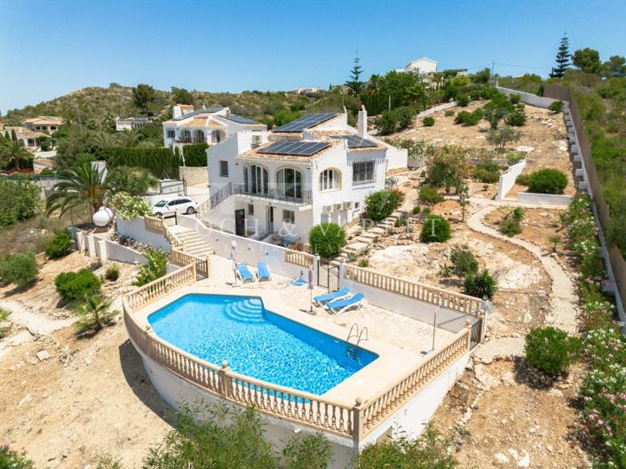 Image No.2-4 Bed Villa for sale