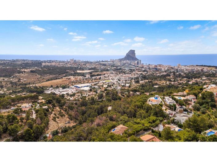 Image No.2-4 Bed Villa for sale