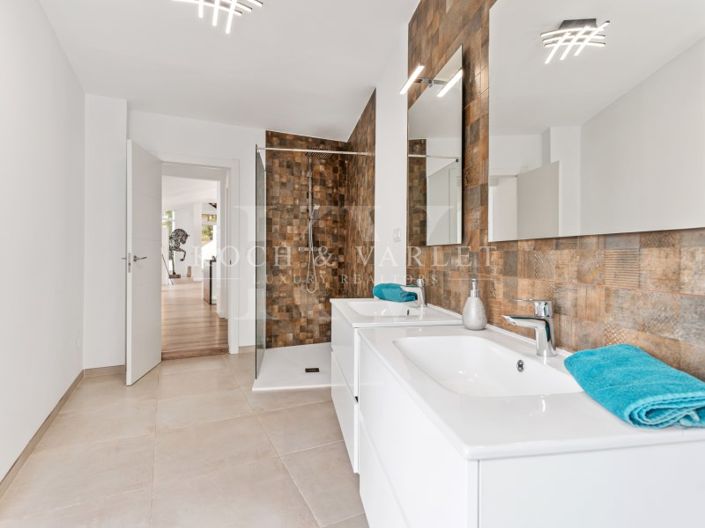 Image No.47-4 Bed Villa for sale