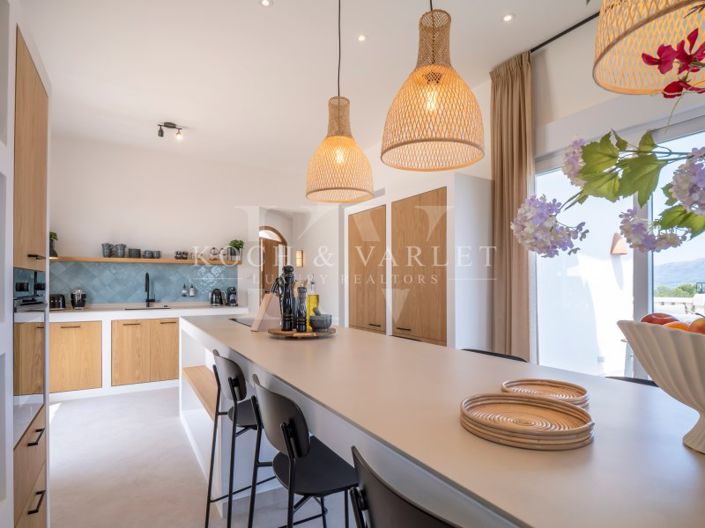 Image No.15-9 Bed Villa for sale