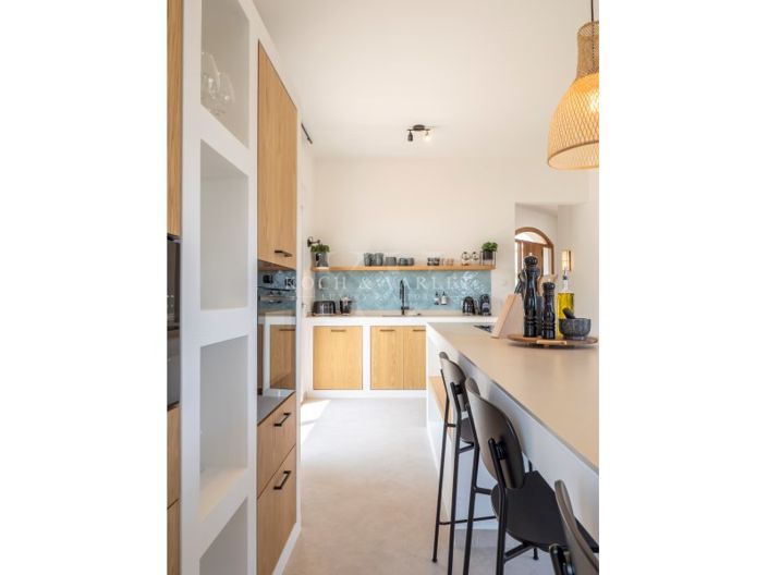 Image No.20-9 Bed Villa for sale