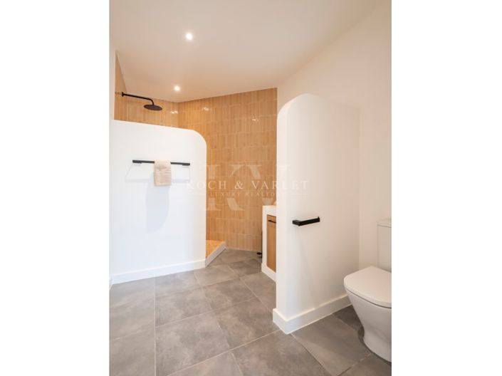 Image No.58-9 Bed Villa for sale