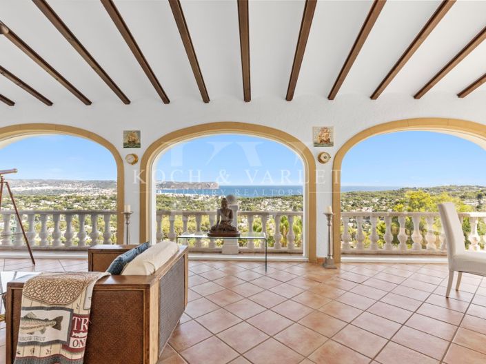 Image No.1-7 Bed Villa for sale