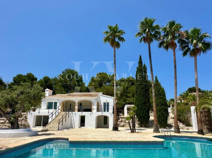 Image No.1-4 Bed Villa for sale