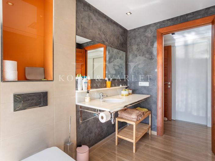 Image No.65-7 Bed Villa for sale