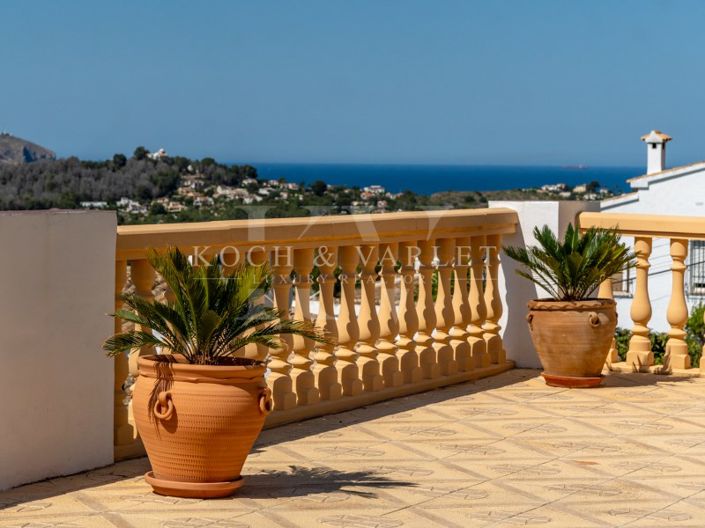 Image No.1-4 Bed Villa for sale