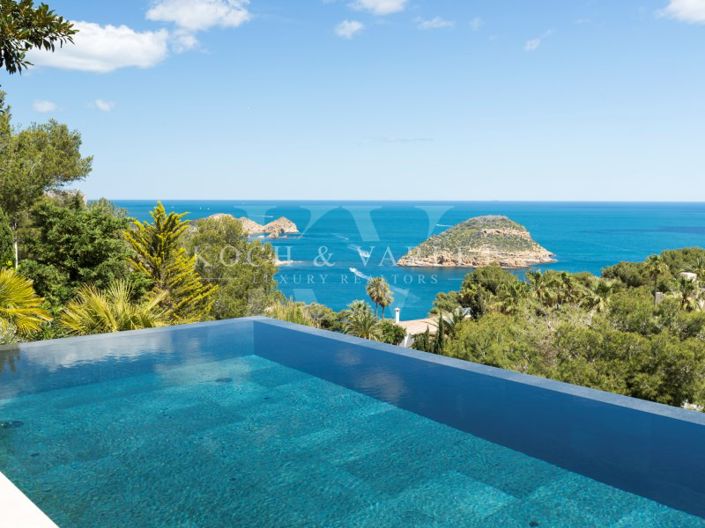 Image No.1-5 Bed Villa for sale