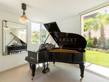 id8229b701-0000-0500-0000-000017bb3204