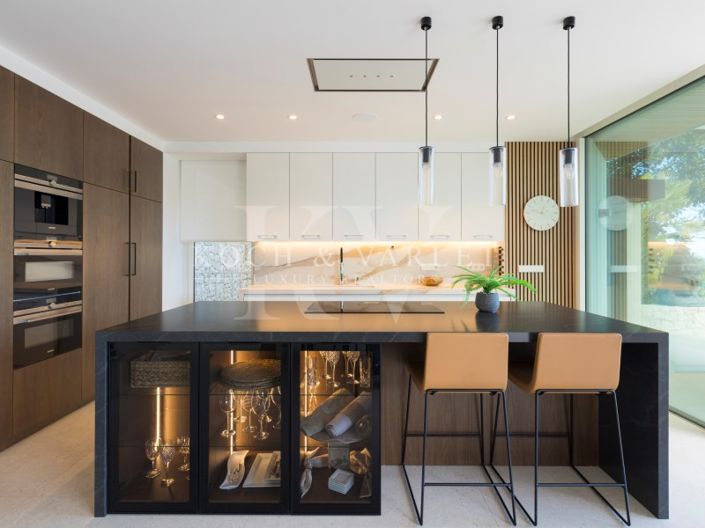 Image No.17-5 Bed Villa for sale