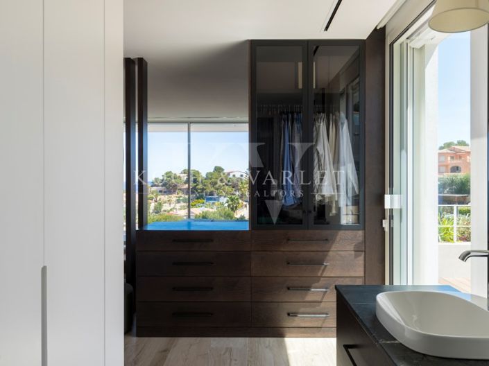 Image No.25-5 Bed Villa for sale