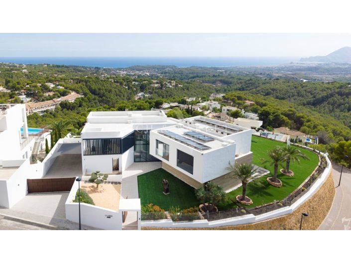 Image No.1-6 Bed Villa for sale