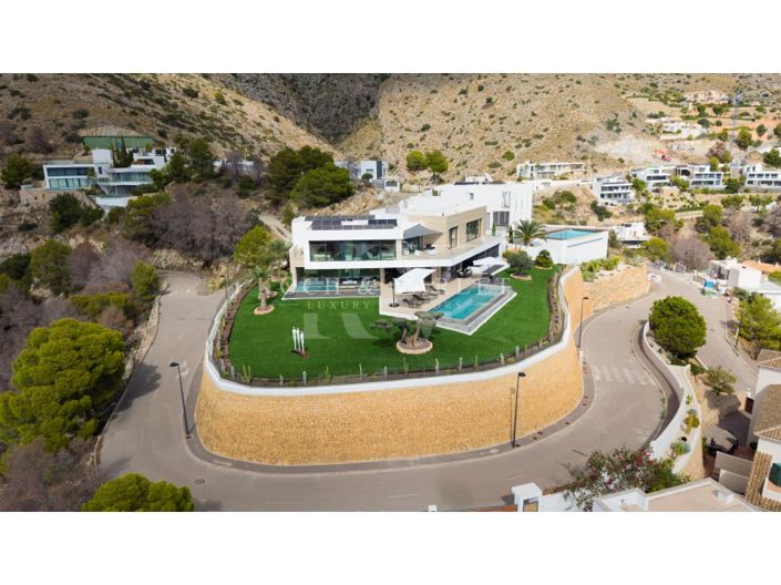 Image No.7-6 Bed Villa for sale