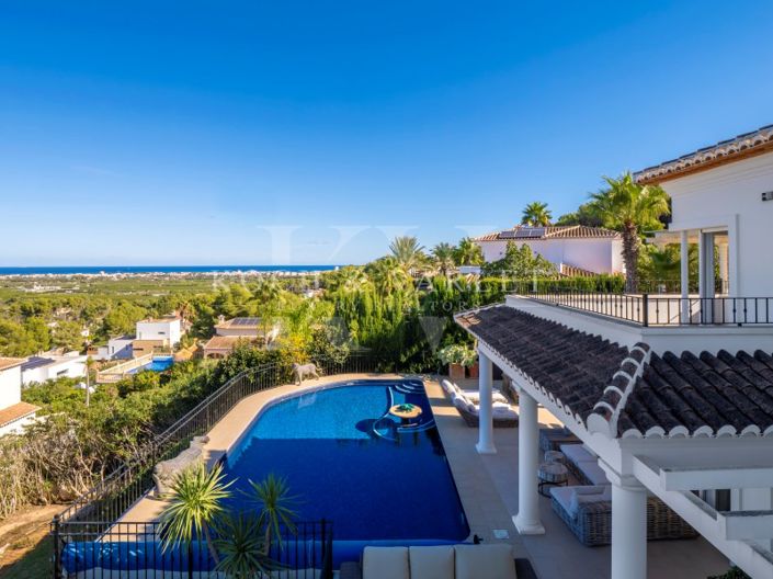 Image No.2-4 Bed Villa for sale