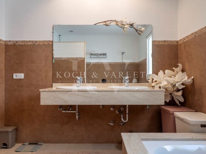 Image No.44-4 Bed Villa for sale