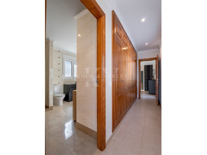 Image No.48-4 Bed Villa for sale