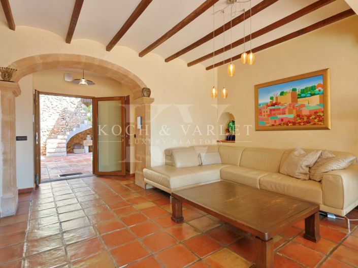 Image No.11-4 Bed Farmhouse for sale