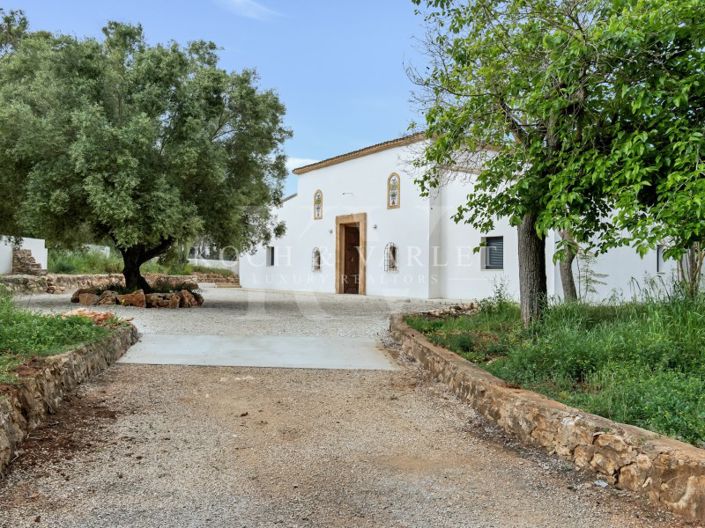 Image No.1-4 Bed Villa for sale