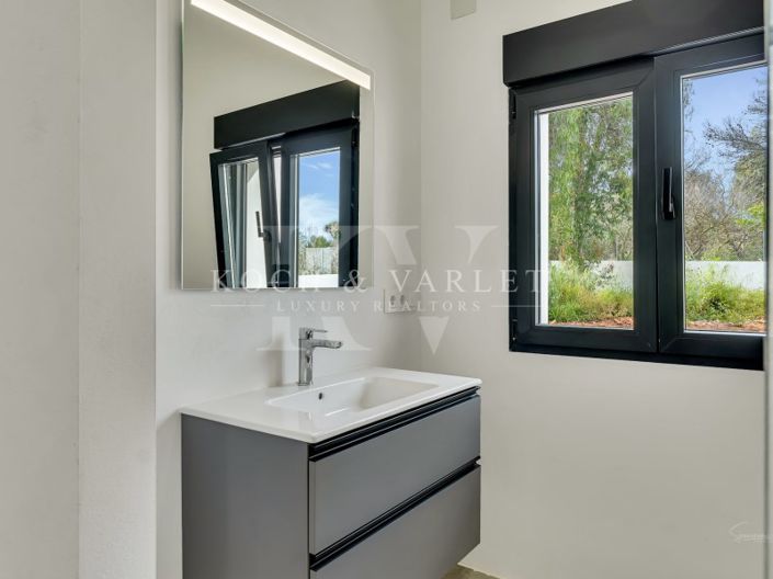 Image No.23-4 Bed Villa for sale