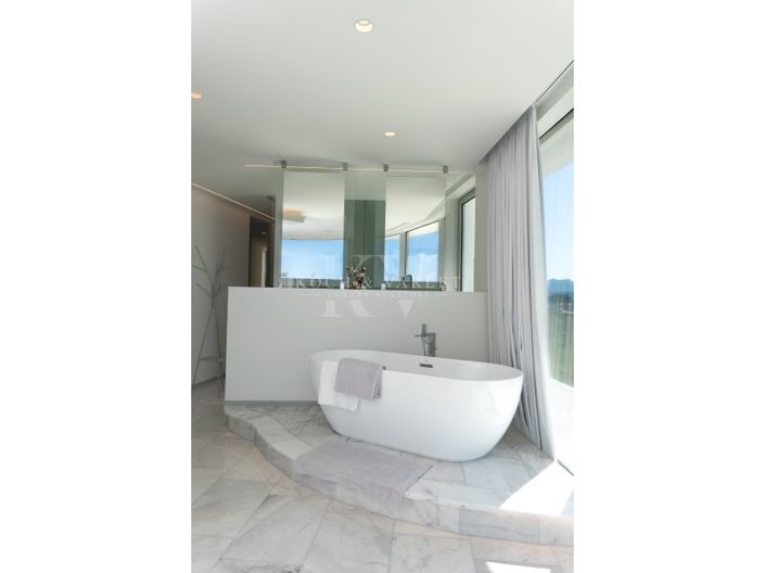 Image No.29-4 Bed Villa for sale