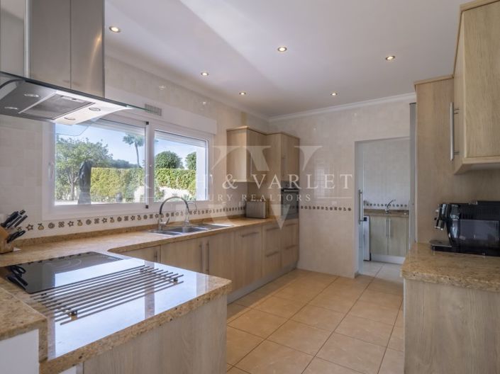 Image No.17-3 Bed Villa for sale