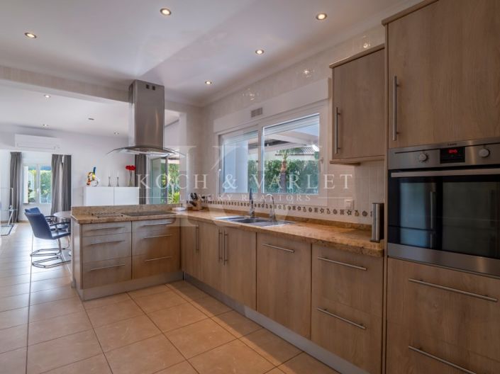 Image No.18-3 Bed Villa for sale