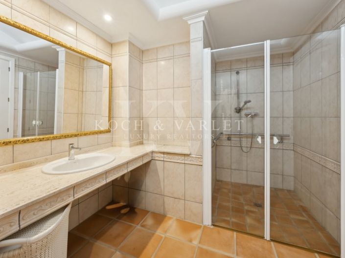 Image No.24-7 Bed Villa for sale