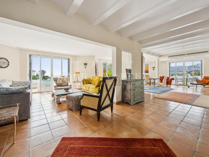 Image No.8-7 Bed Villa for sale