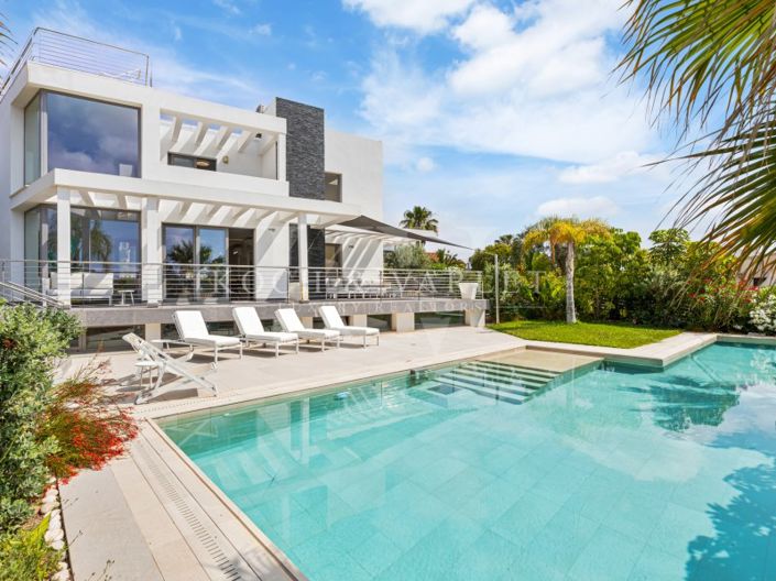 Image No.1-4 Bed Villa for sale