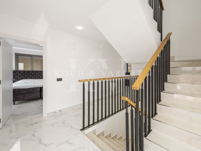 Image No.32-4 Bed Villa for sale