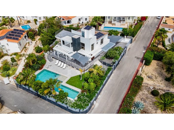 Image No.4-4 Bed Villa for sale