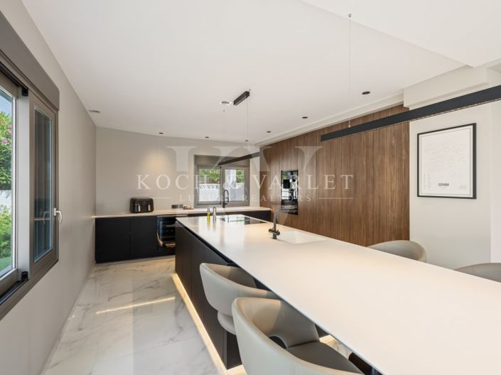 Image No.9-4 Bed Villa for sale