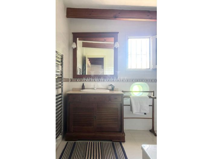 Image No.19-4 Bed Villa for sale