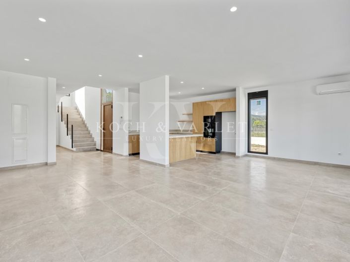 Image No.10-3 Bed Villa for sale