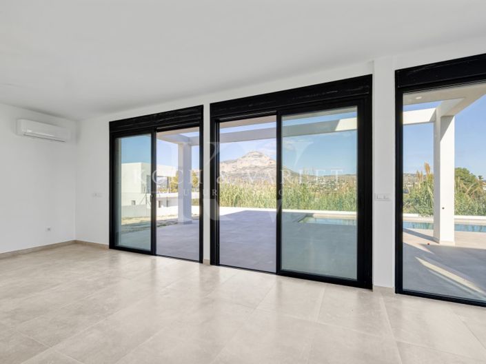 Image No.14-3 Bed Villa for sale