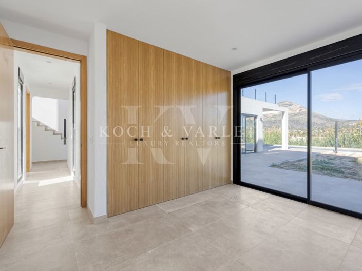 Image No.17-3 Bed Villa for sale